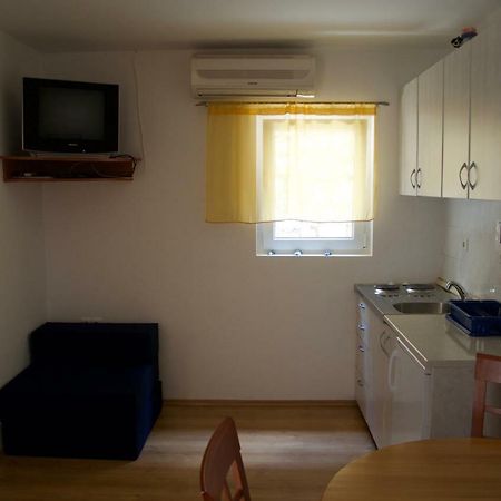 Apartment Viveniti Klenovica Buitenkant foto