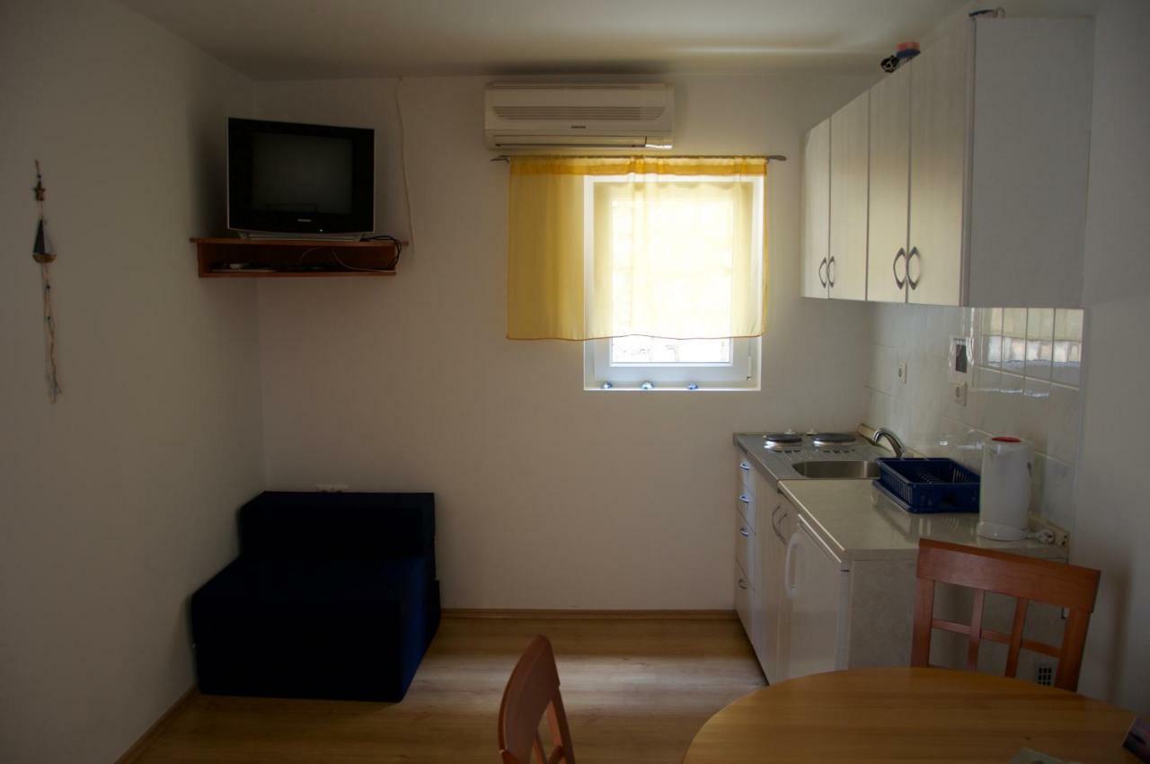 Apartment Viveniti Klenovica Buitenkant foto