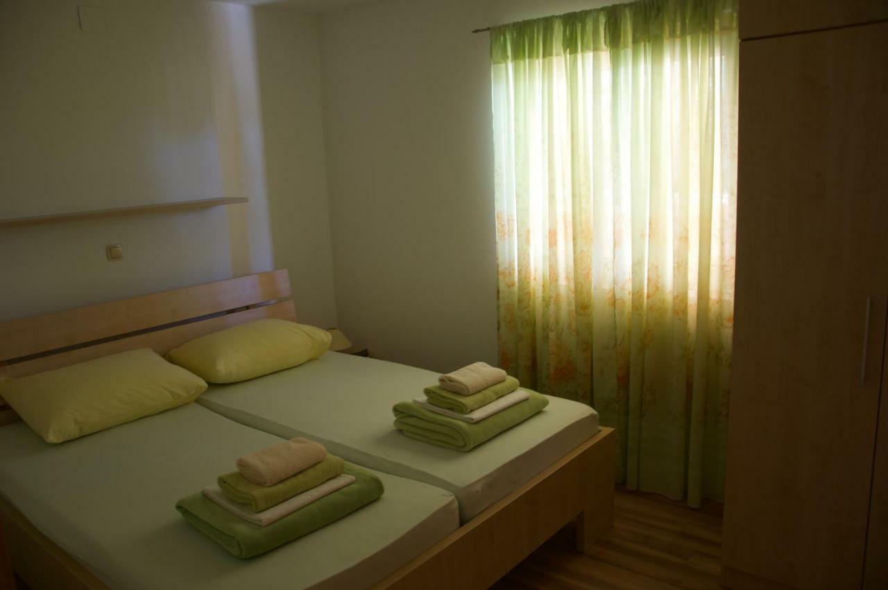Apartment Viveniti Klenovica Buitenkant foto